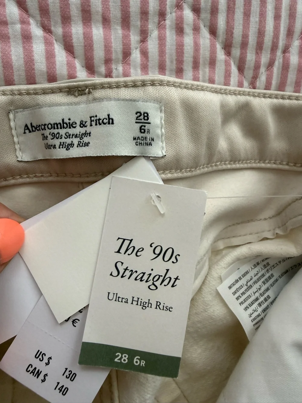 Abercrombie & Fitch Off-White Sweatpants - Relaxed Jogger